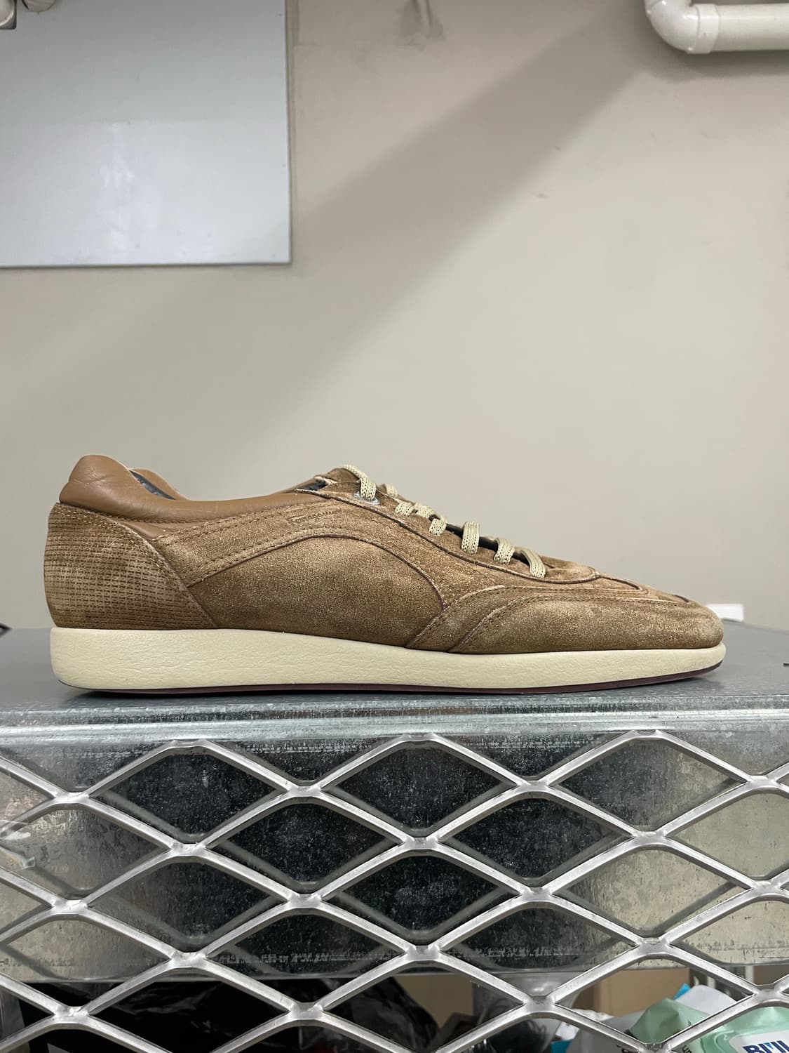 페레가모 스웨이드 스니커즈 8.5 (gr-4626) 상품이미지4