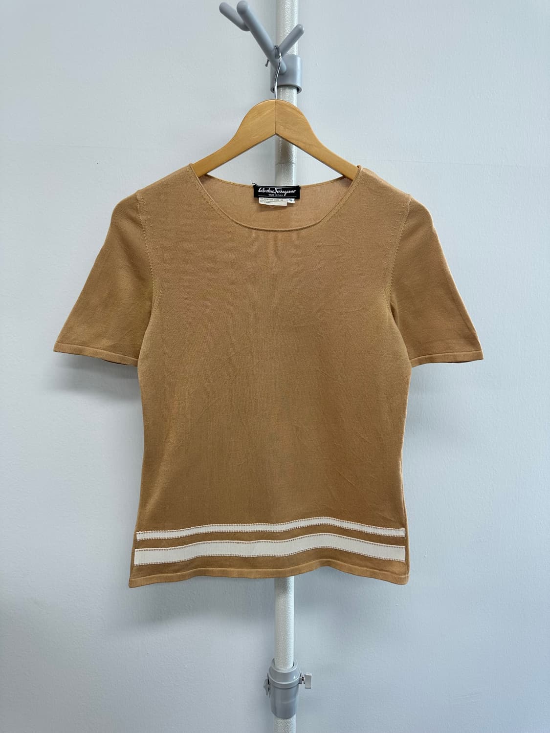 페라가모 디테일 반팔 니트 상품이미지1