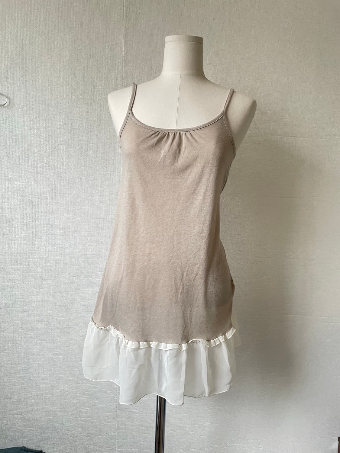 Fortune Cookie Beige Lace Sleeveless 상품이미지1