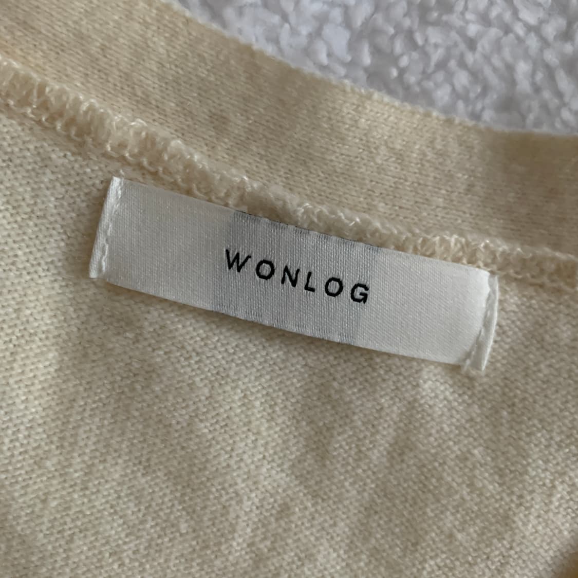 원로그 WONLOG 파인울 브이넥 크림 가디건 상품이미지6