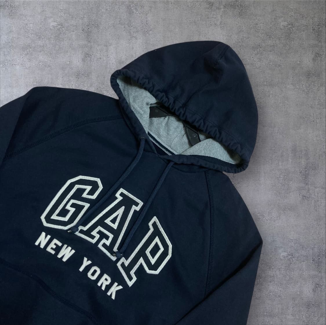 GAP 뉴욕 스펠아웃 빅로고 네이비 후드티 상품이미지2