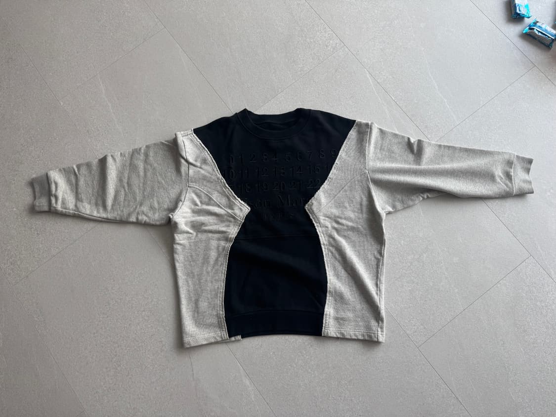 [50] 마르지엘라 20ss 디컨스트럭티드 투톤 맨투맨 상품이미지1