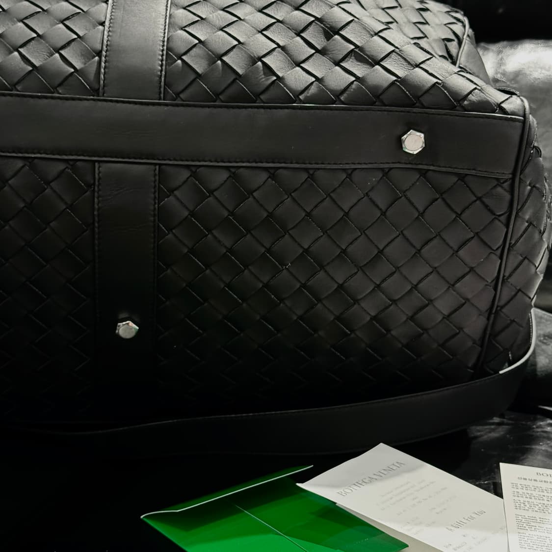 [풀구성] 보테가베네타 인트레치아토 라지 레더 더플 백 상품이미지9