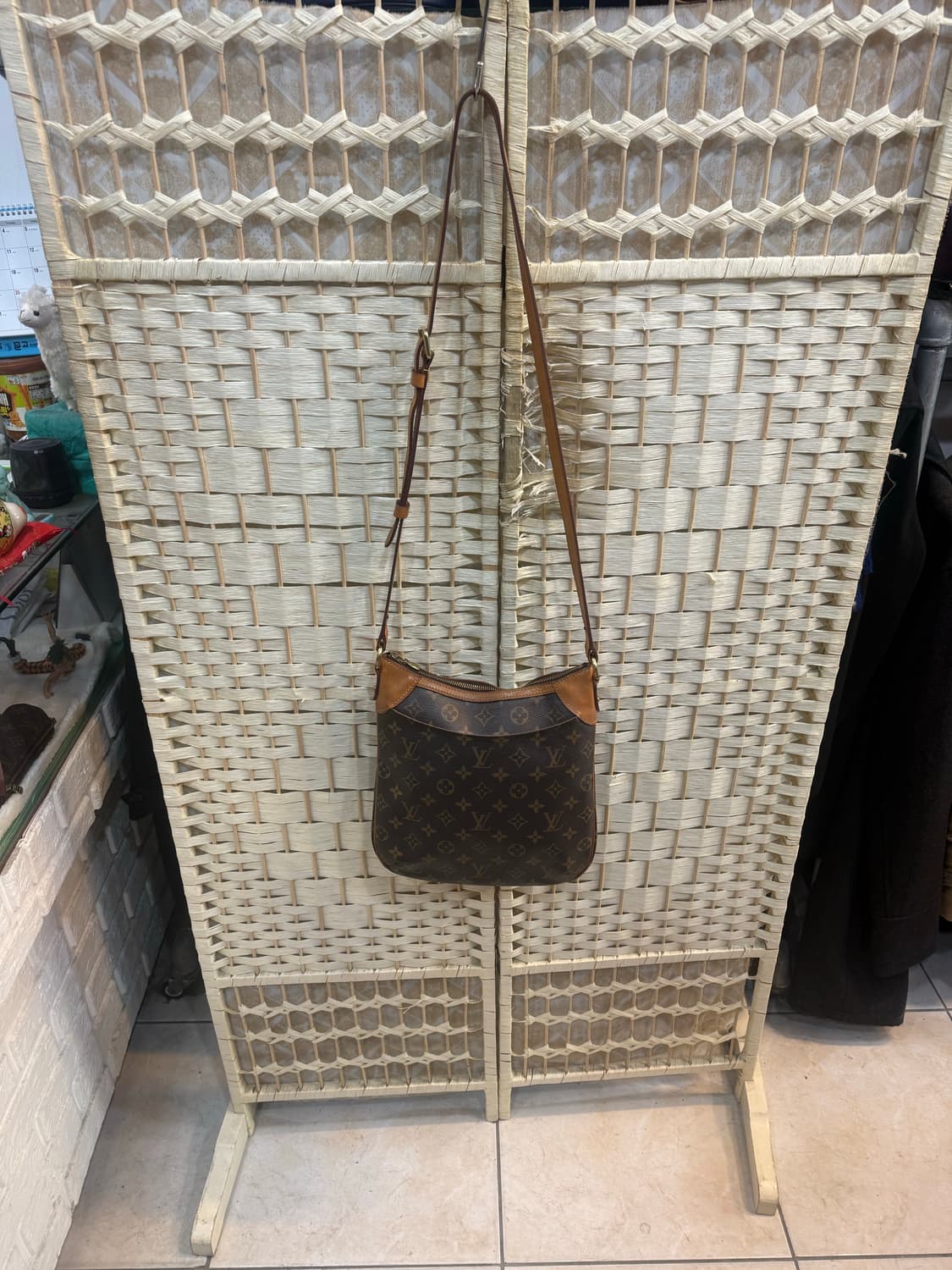 정품 루이비통 오테온 크로스백 팝니다 상품이미지1