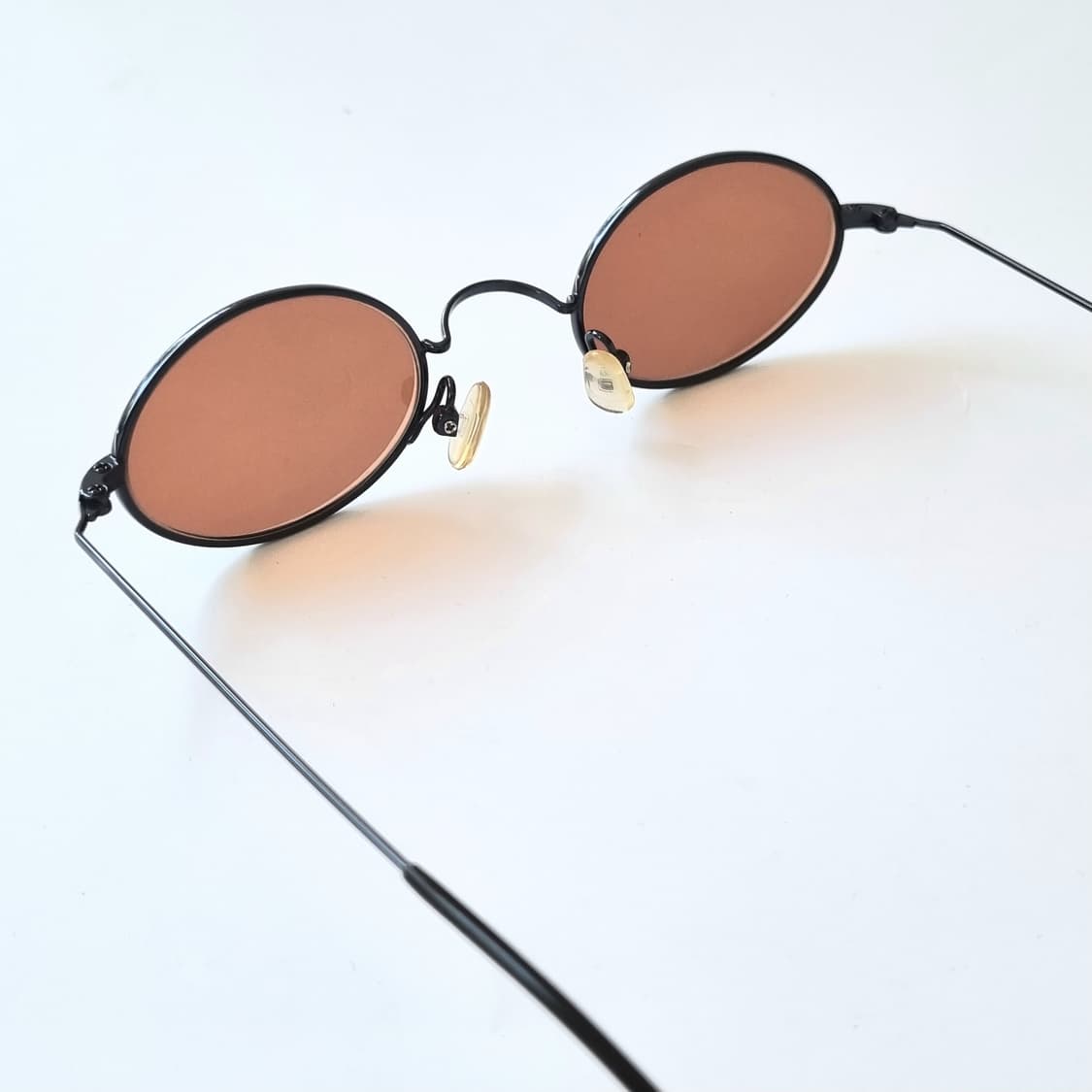 데드스탁 빈티지한 무드의 오벌 프레임 틴트 선글라스 802 상품이미지5