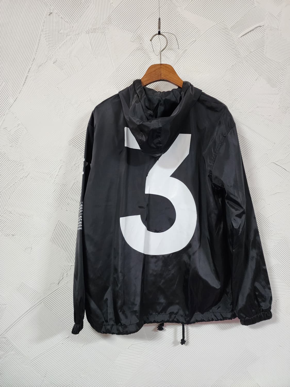Yeezus Tour  공식 굿즈 바람막이 자켓 상품이미지2