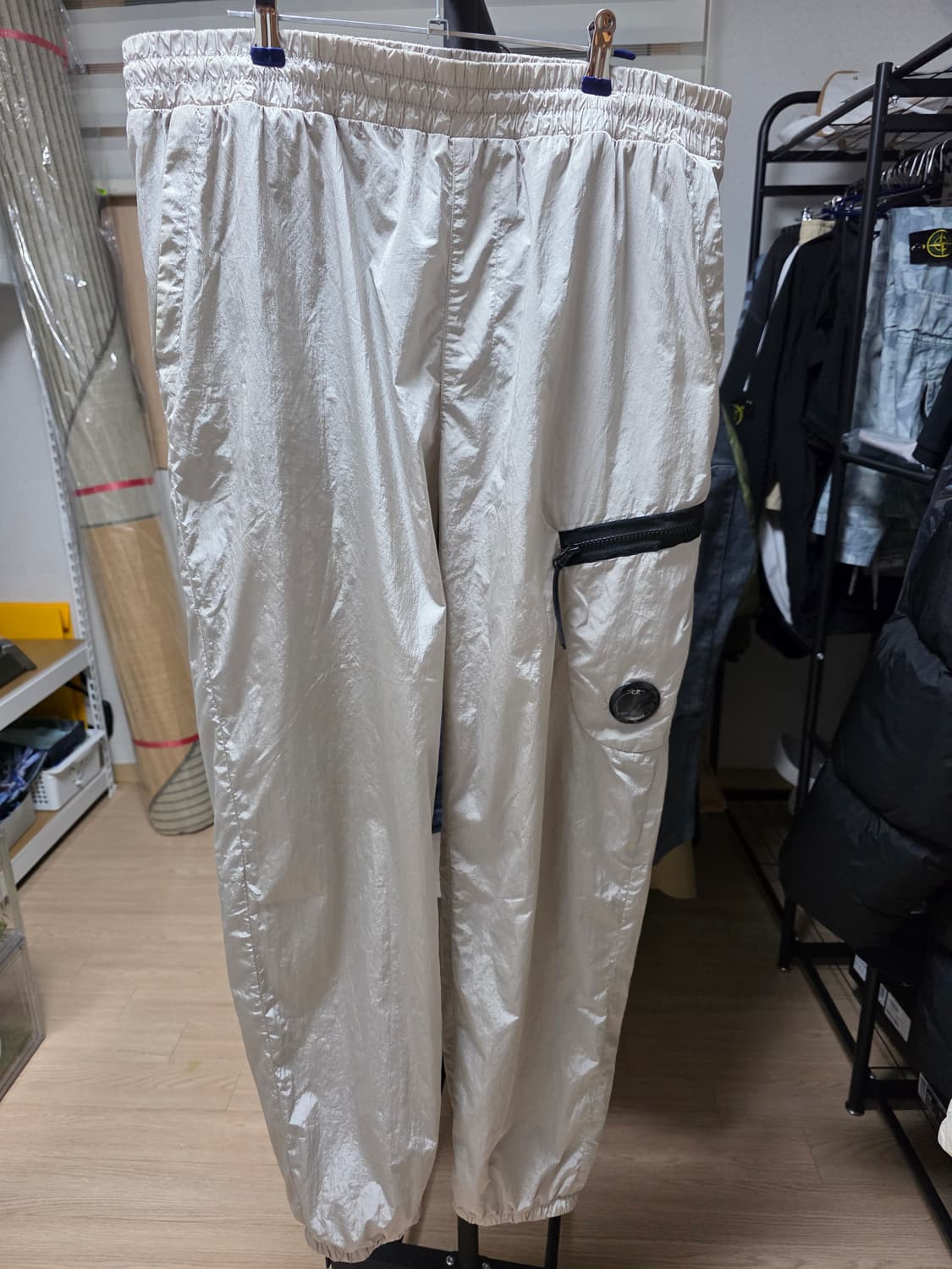 cp컴퍼니 나일론메탈 조거팬츠 상품이미지1