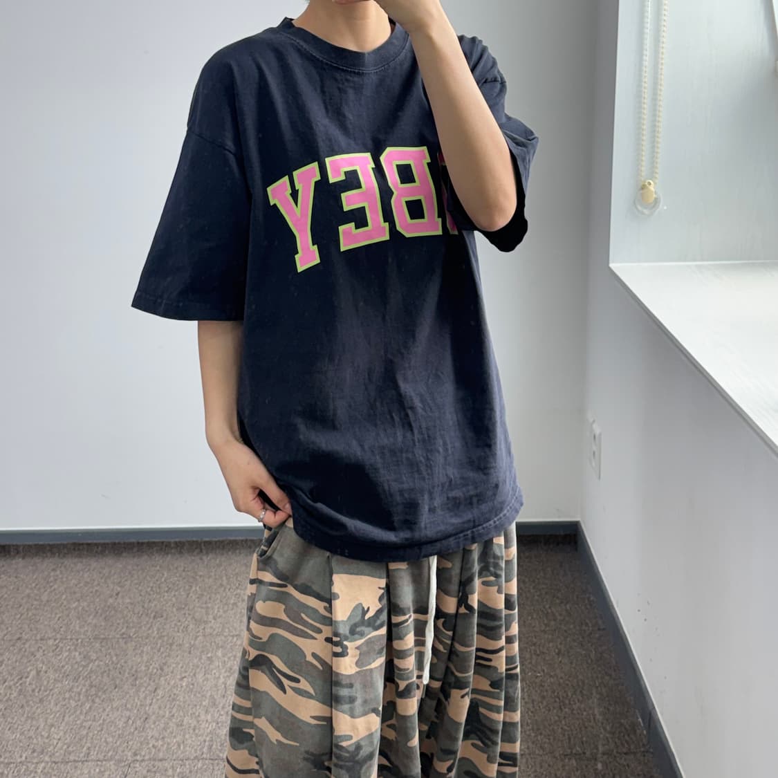 Obey 오베이 핑크그린 로고 블랙 반팔 상품이미지2