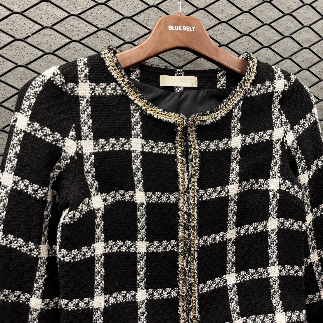 Cecil McBee 세실맥비 체크 크롭 트위드자켓 보카시 부클 금장체인 상품이미지4
