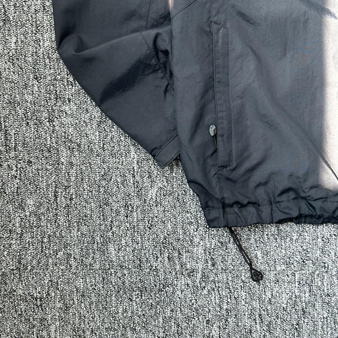  노스페이스 블랙 히든후드 바람막이 상품이미지3