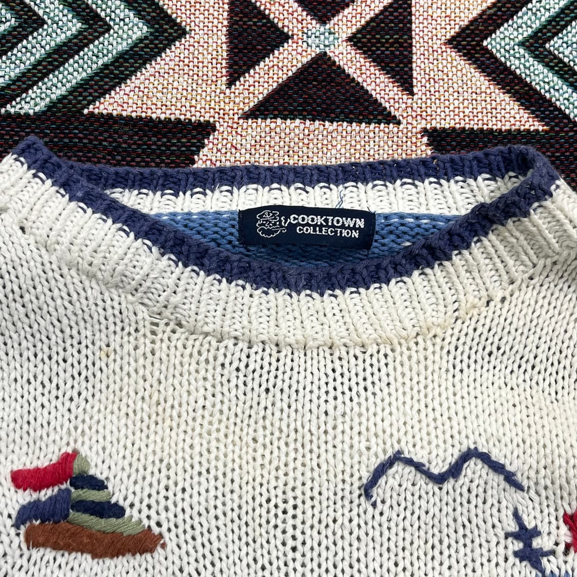 [COOKTOWN] 쿡타운 키치 빌리지 자수 니트 상품이미지5