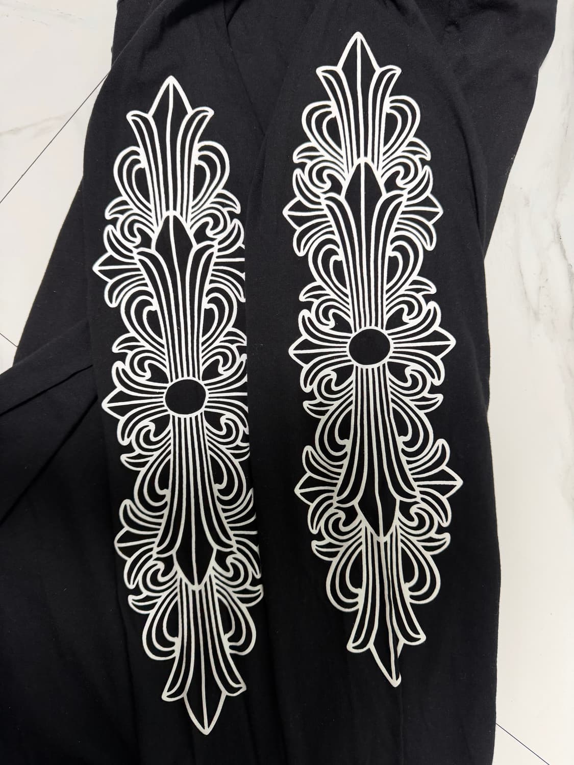 신형 크롬하츠 홀스슈 플로랄 롱슬리브 OG 신세계택 상품이미지3