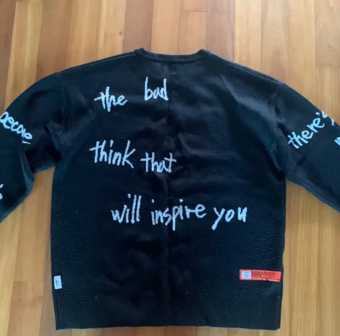 배드인배드 로고 니트 블랙 상품이미지2