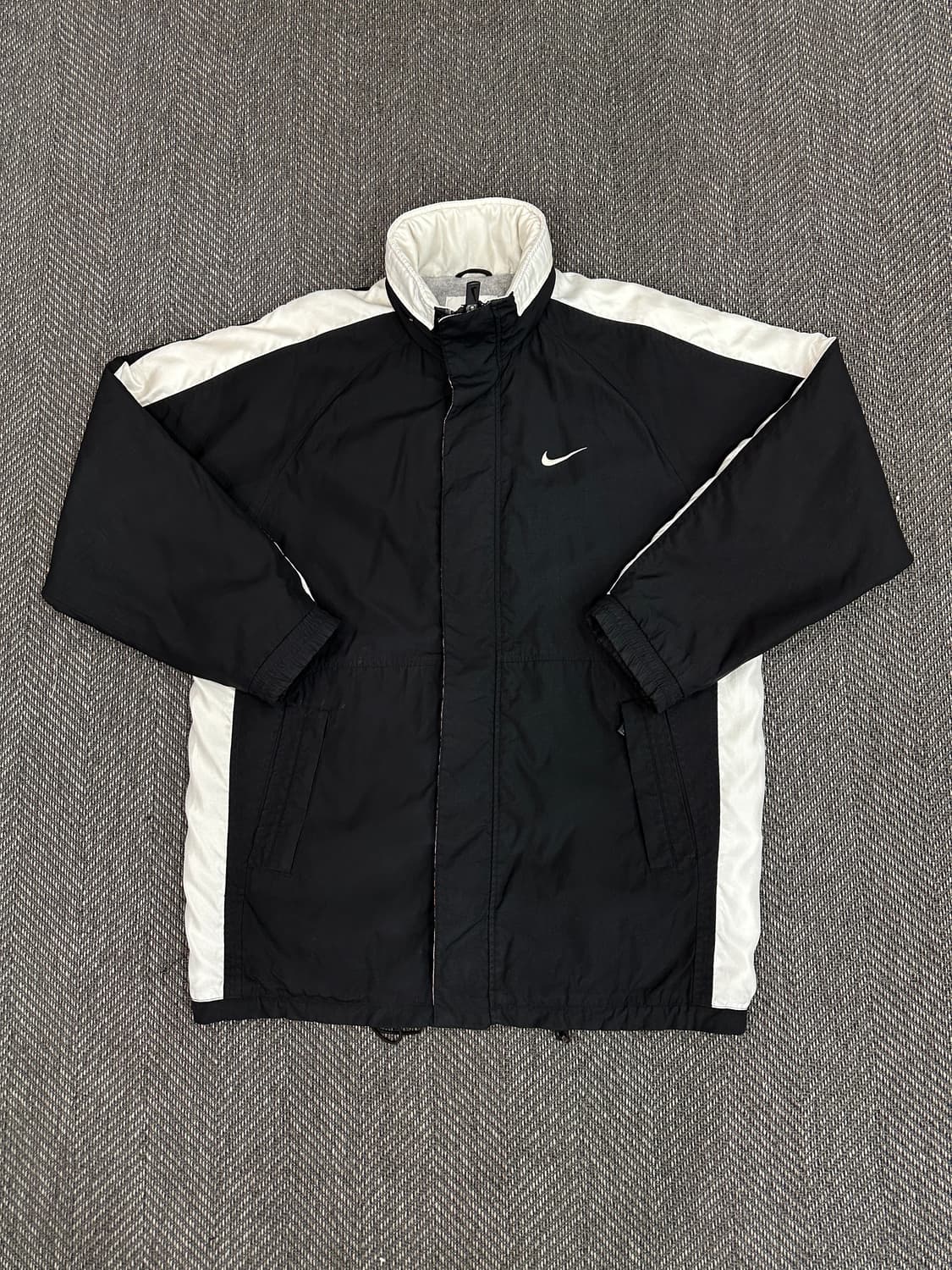 나이키 누빔자켓 블랙 상품이미지1