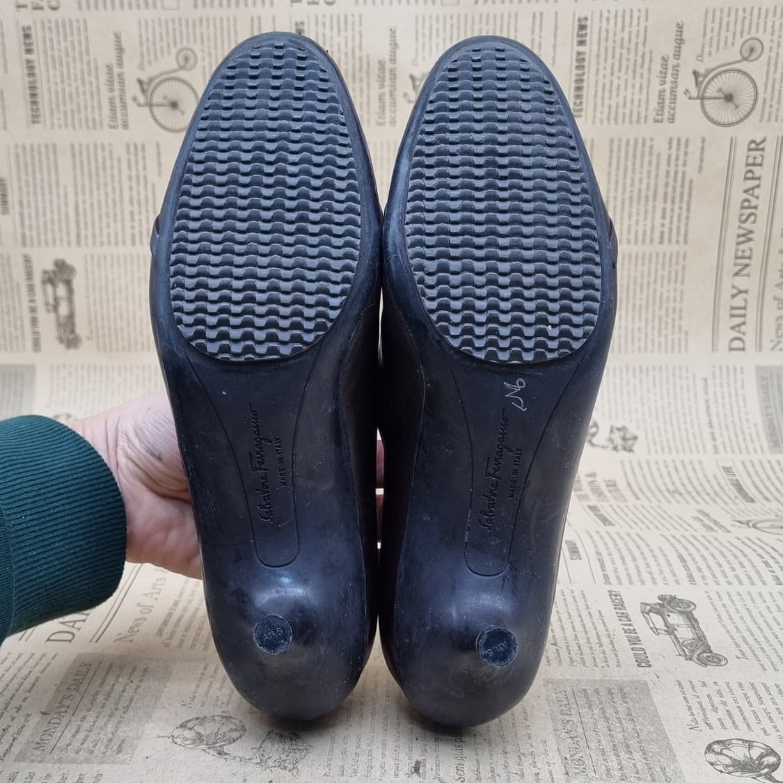 정품 페라가모 여성펌프스구두225 굽7 상품이미지3