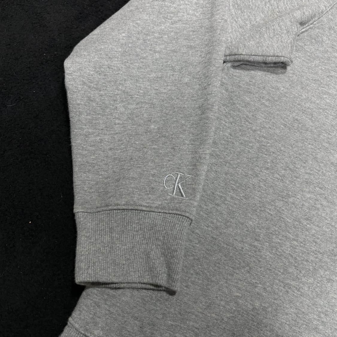L 캘빈클라인 CK 그레이 맨투맨 상품이미지4