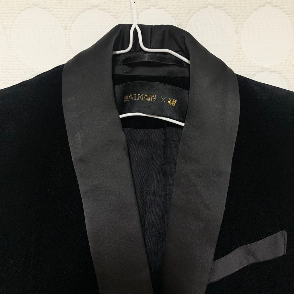 발망 x H&M 블랙 벨벳 자켓 상품이미지5