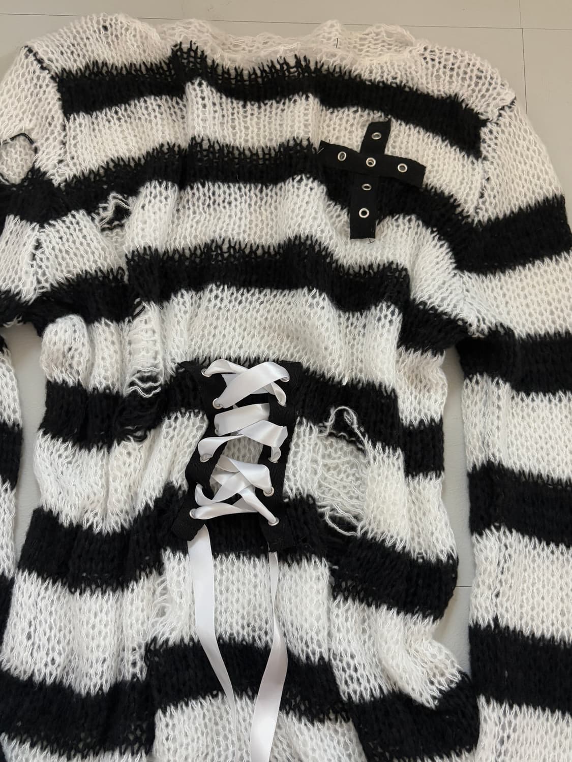 • striped eyelet cross knitwear 상품이미지2