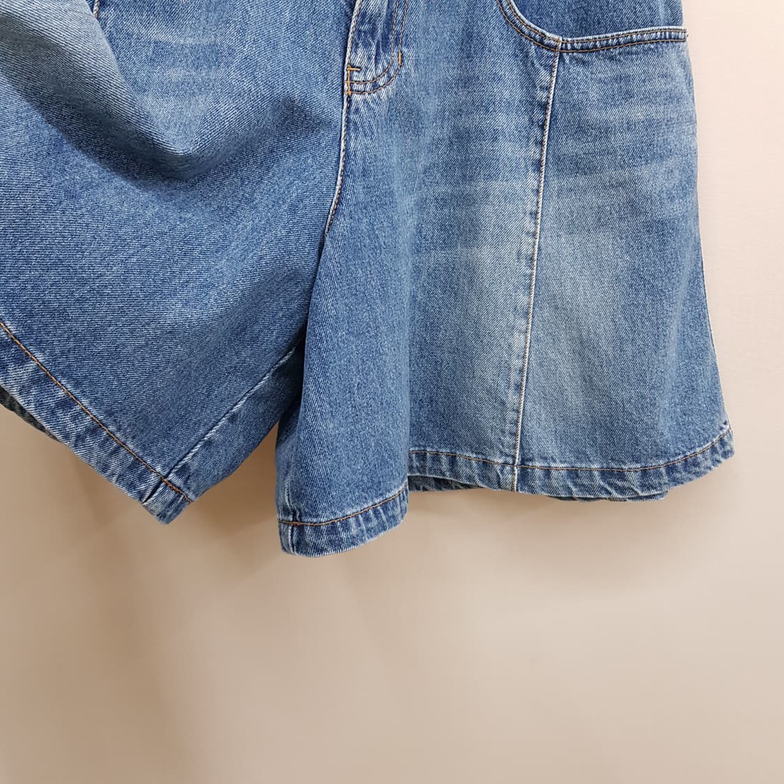 한섬 시스템 2023 플레어 데님 하프 팬츠 61-90사이즈 상품이미지3