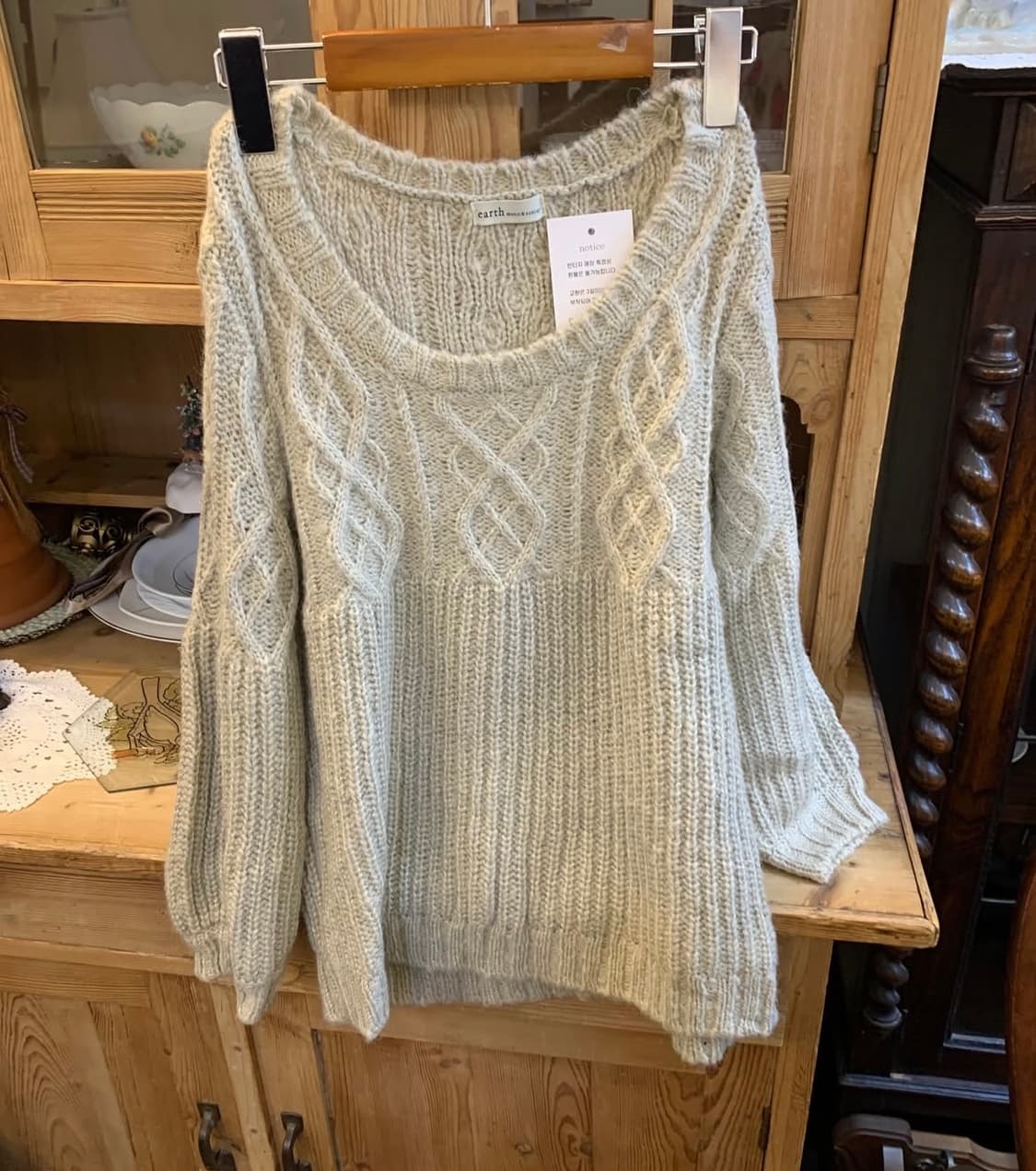 earth music 모리걸 빈티지 딥라운드넥 니트 상품이미지1