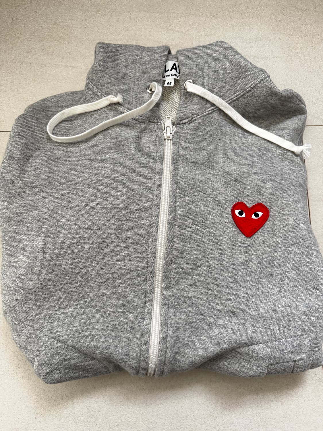 꼼데가르송 후드집업 m사이즈 팝니다 상품이미지1