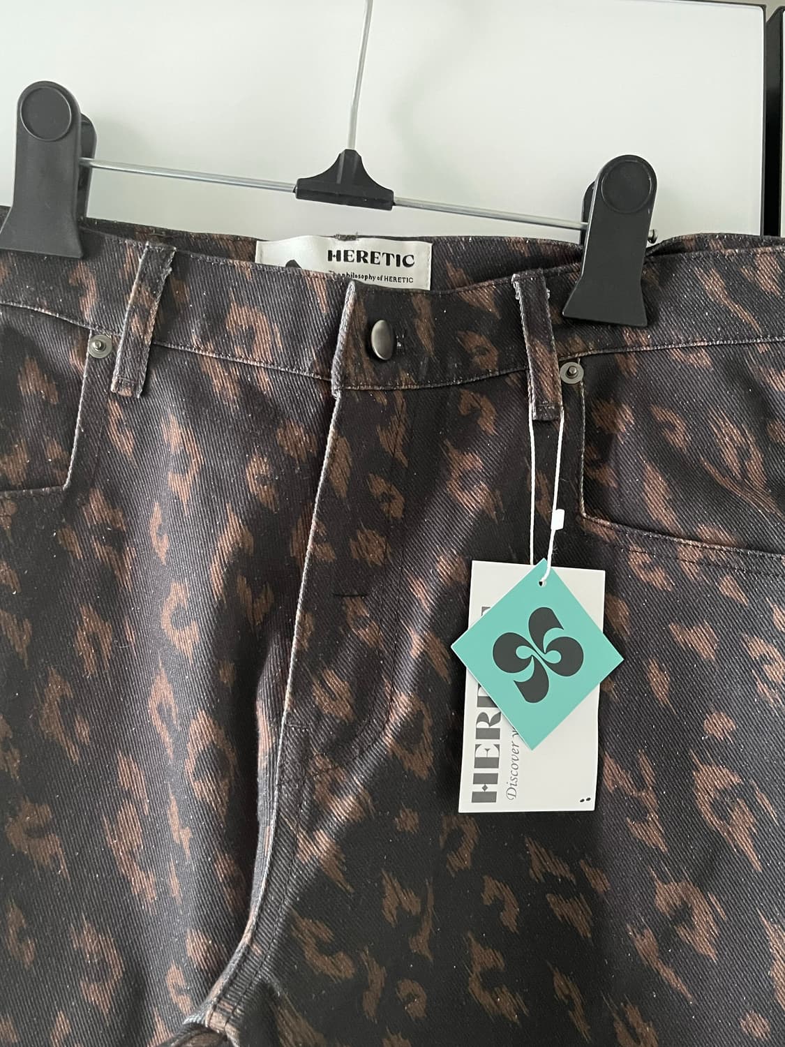 택ㅇ새상품) 헤레틱 레오파드 부츠컷 팬츠 브라운 상품이미지8