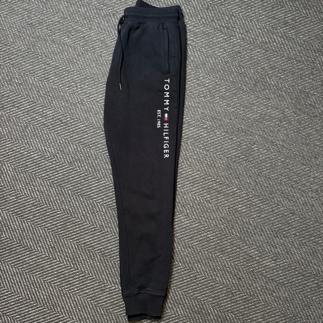 타미힐피거 로고 블랙 조거 스웨트 팬츠(S) 상품이미지2