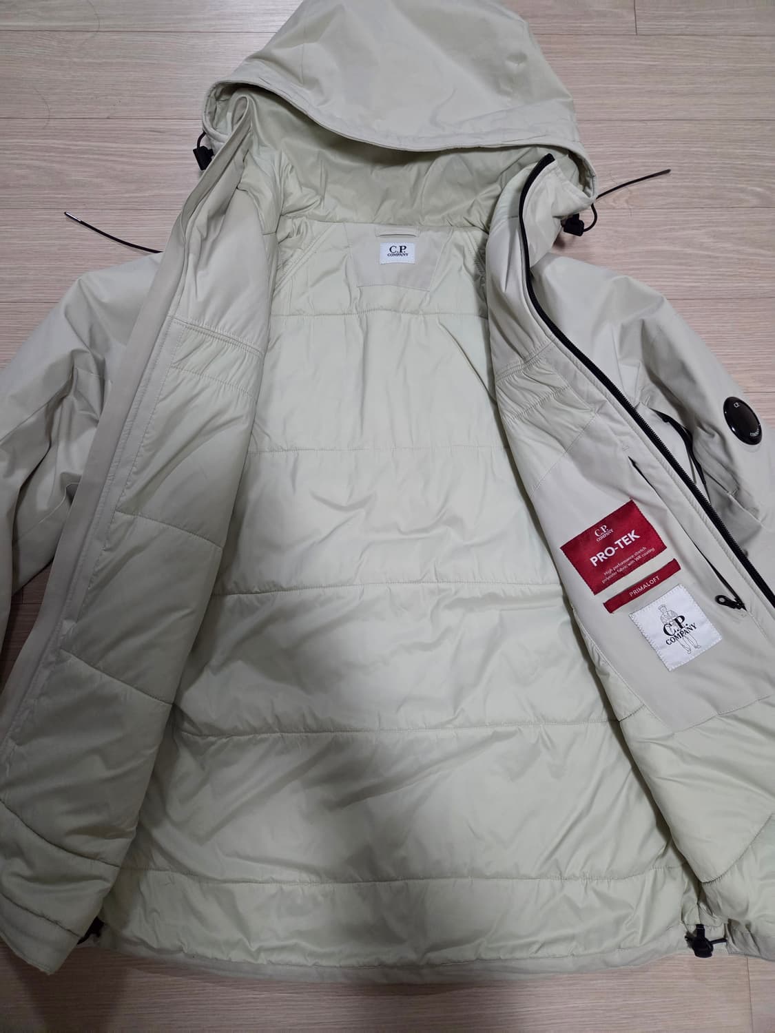 CP컴퍼니  프리마로프트 후드자켓 (48) 상품이미지4