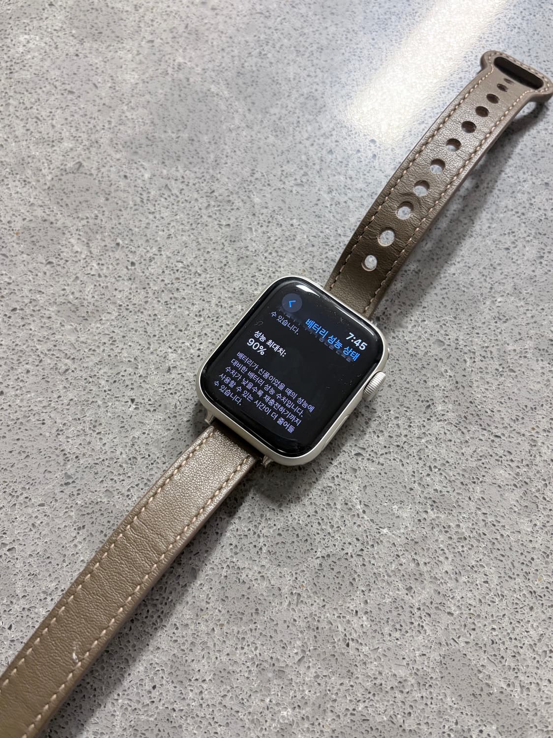 애플워치 se 2세대(정품, 가죽 스트랩& 충전기) 상품이미지3