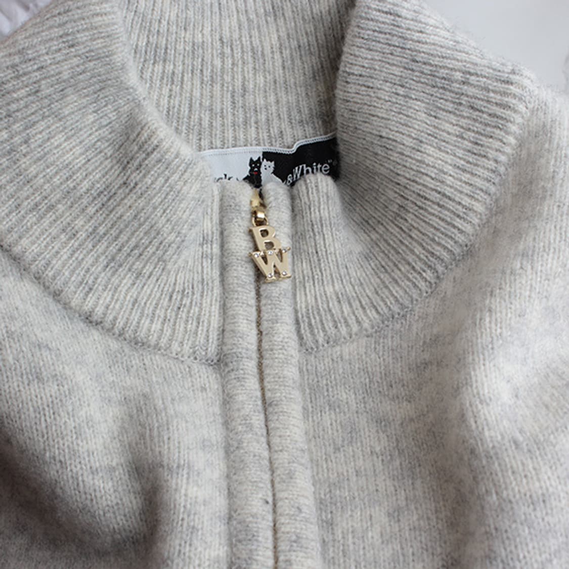 블랙 앤 화이트 스포츠 라이트그레이 니트 상의 44, 55 상품이미지4