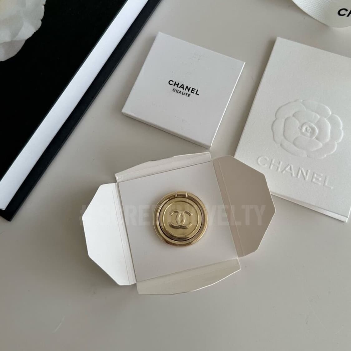 샤넬뷰티 VIP 그립톡 골드 상품이미지5