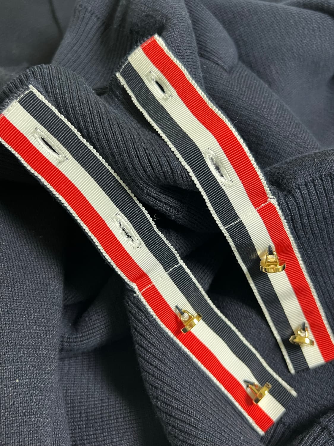 [정품] 3 톰브라운 밀라노스티치 금장 가디건 상품이미지4