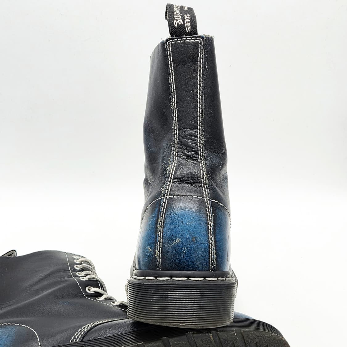 닥터마틴 1919 10홀 블루블랙 투톤 (8) 상품이미지2