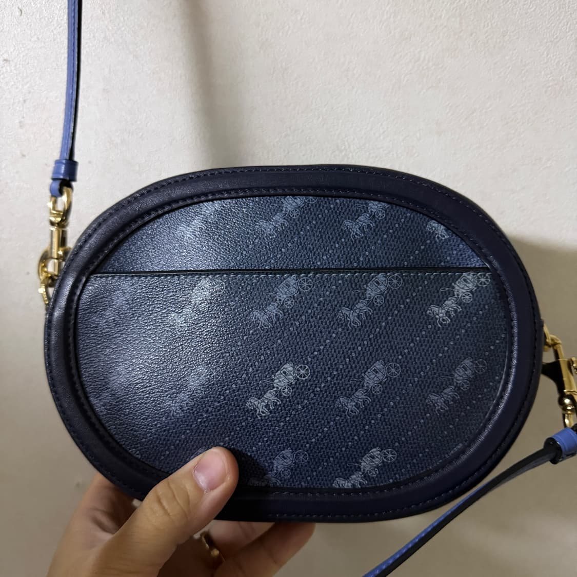 코치 홀스 앤 캐리지 카메라백 블루 상품이미지9