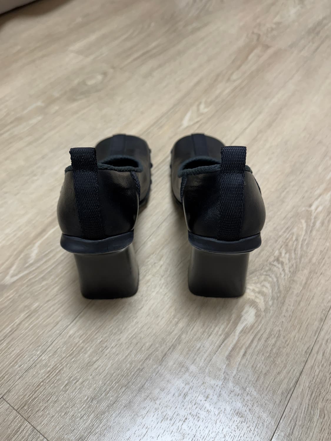 Miu Miu FW 1999 미우미우 버블솔 블랙 레더 힐 상품이미지4