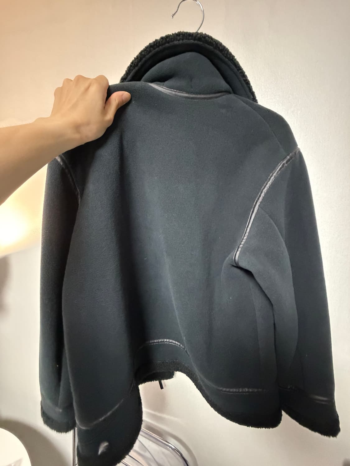 JW앤더슨 X 유니클로 무스탕 자켓 블랙 상품이미지3