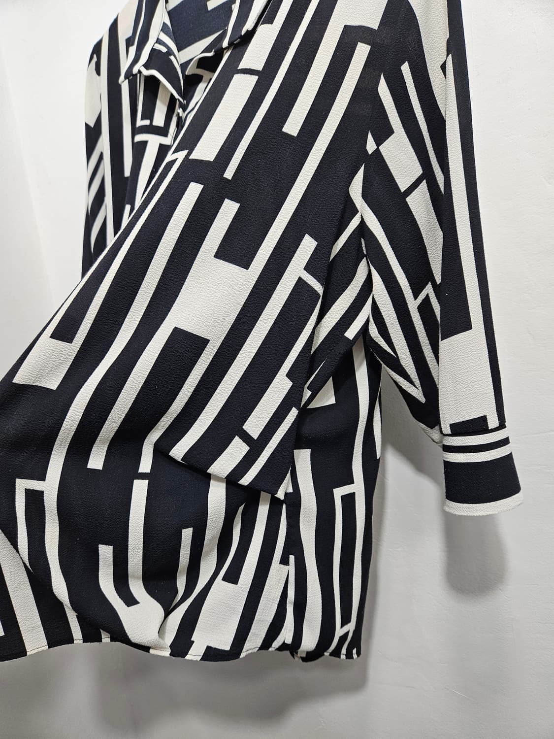 이신우(ICINOO) 기하학패턴 7부 소매 블라우스 88 상품이미지7