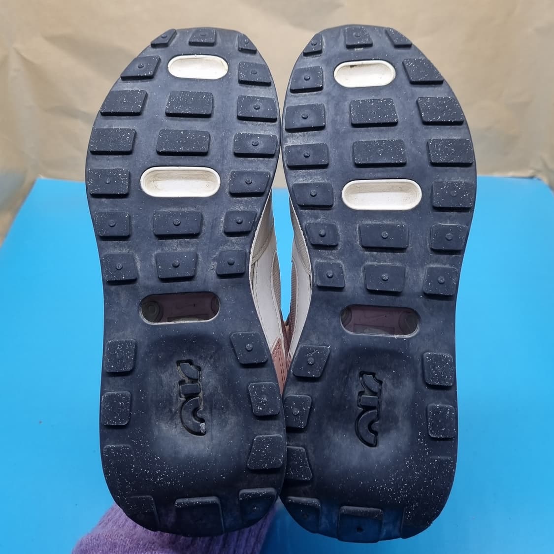 나이키 에어맥스 프리데이 여성운동화240. 상품이미지3