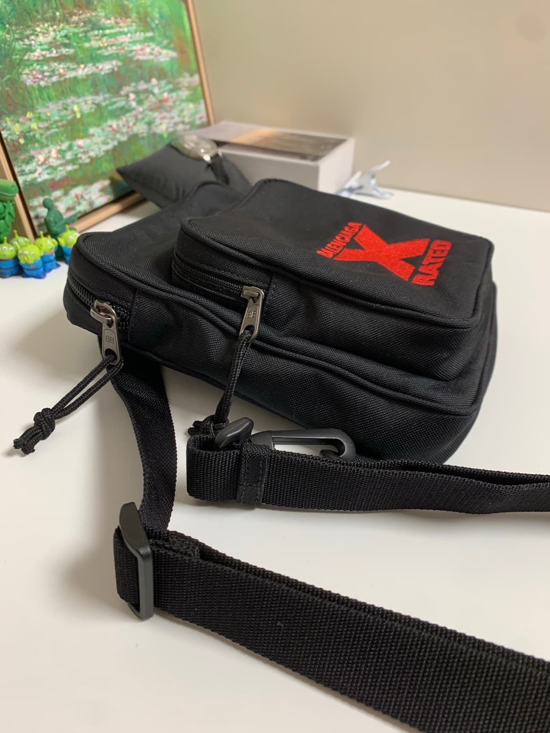 정품 발렌시아가 자수 크로스백  상품이미지3