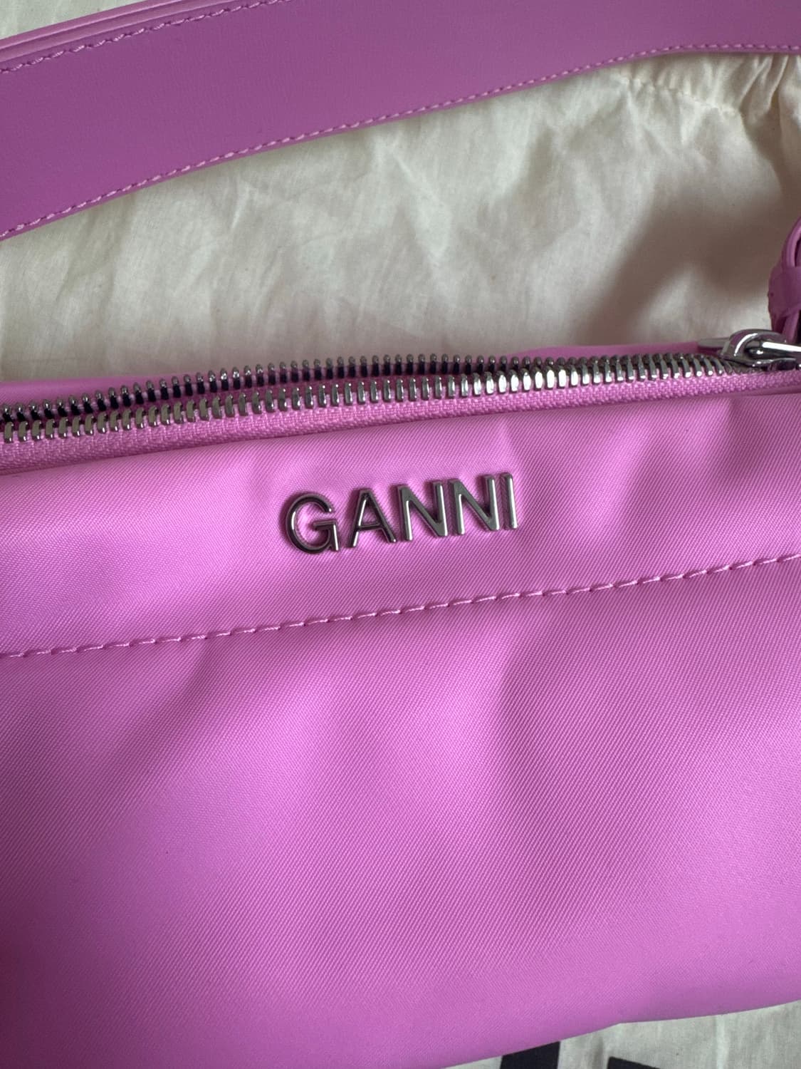 가니 필로우 바게트백 상품이미지4