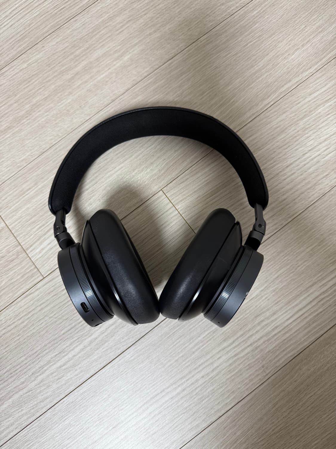 뱅앤올룹슨 H95 헤드폰 상품이미지9