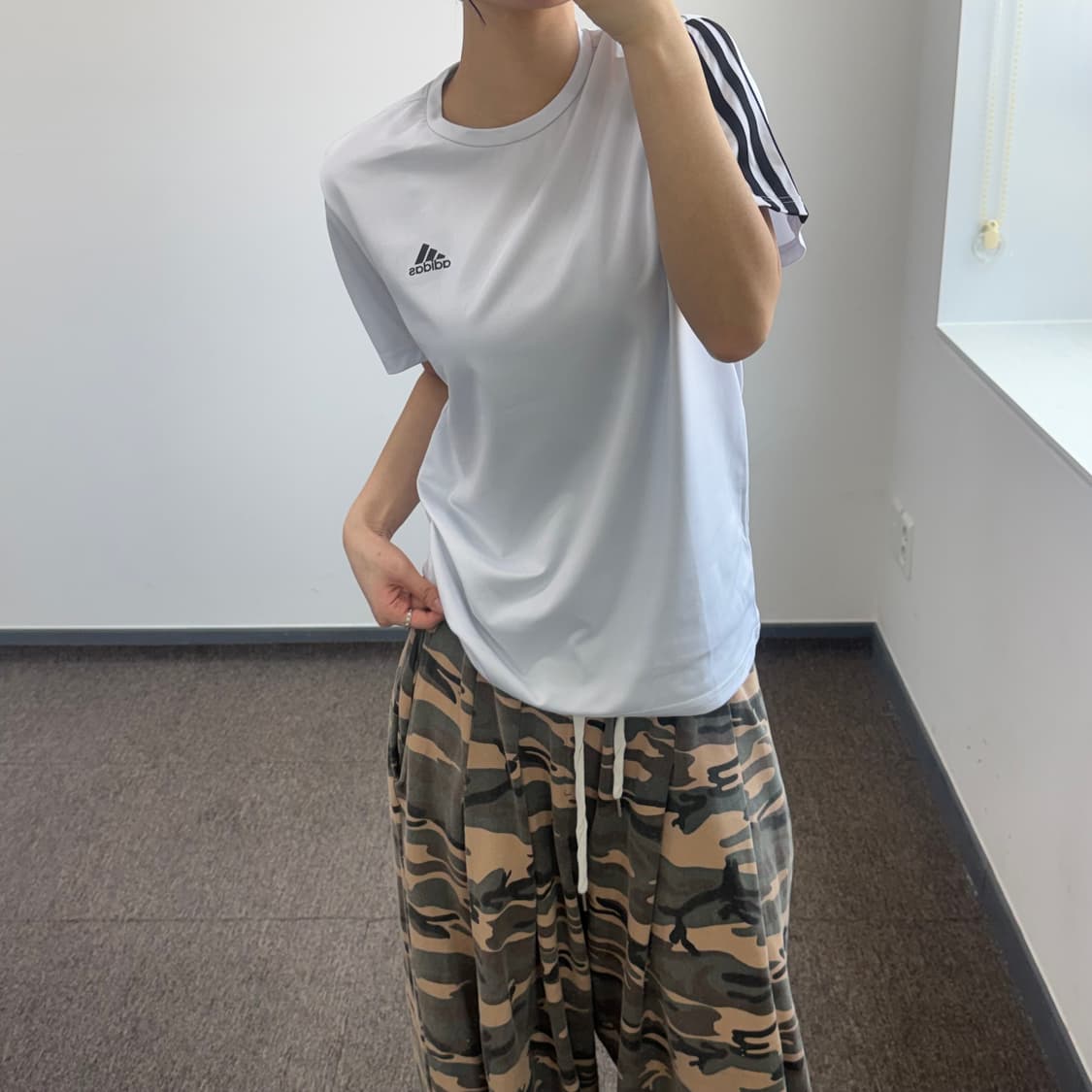 Adidas 아디다스 검흰 트랙탑 반팔 상품이미지2