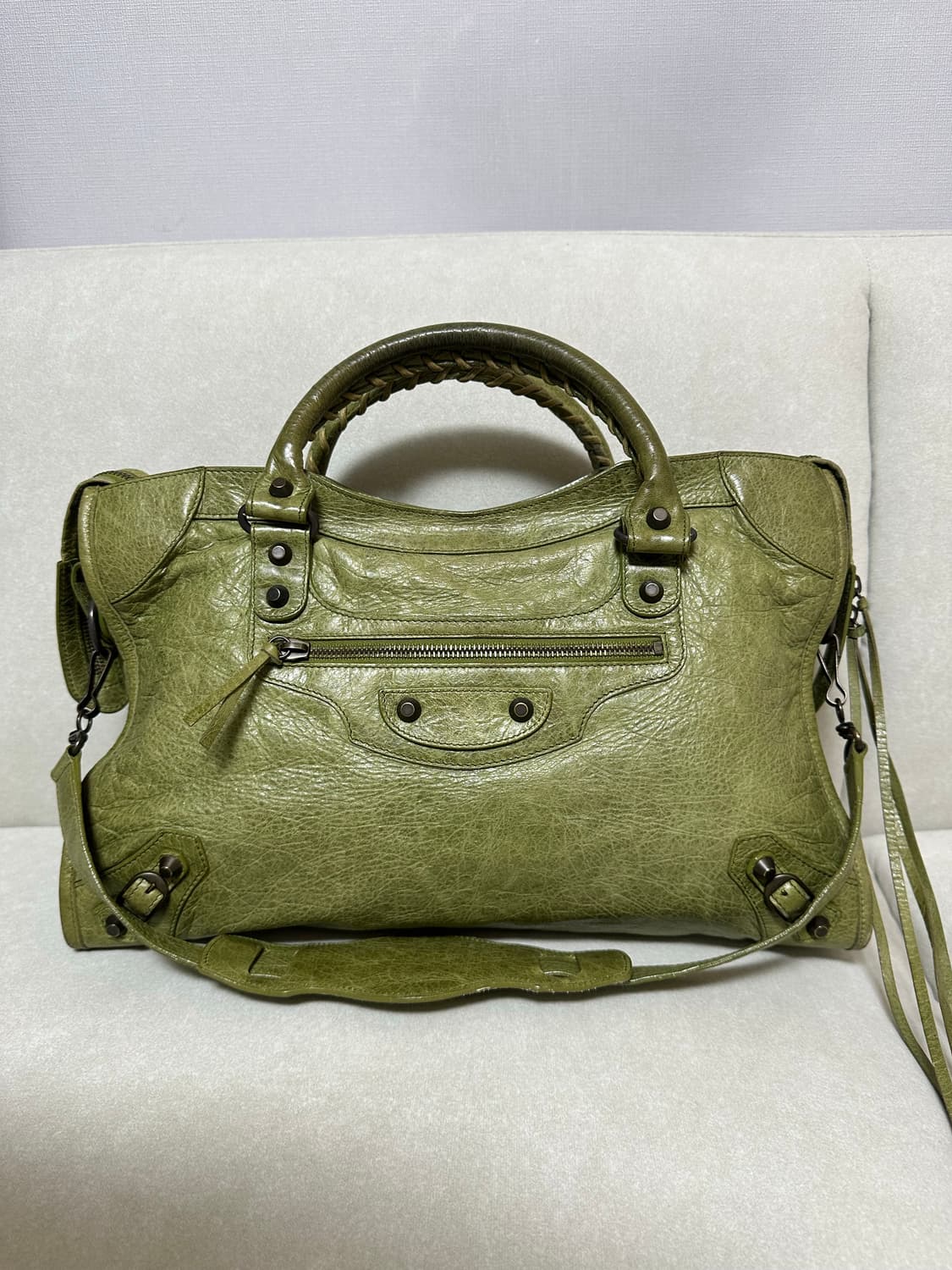 [A 정품] 발렌시아가 시티 모터백 미디움 올리브그린 상품이미지2