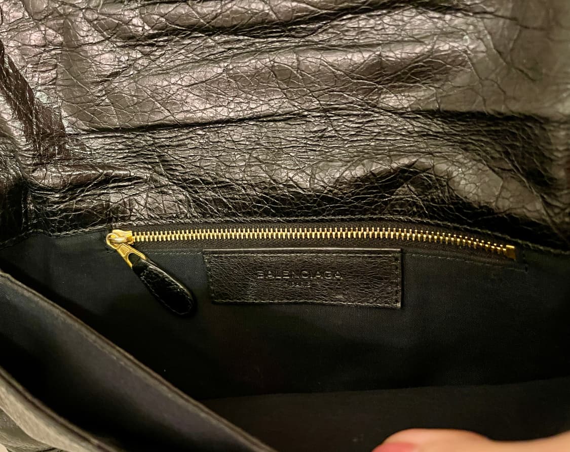 발렌시아가 클래식 스터드 클러치 (블랙/골드)  상품이미지4