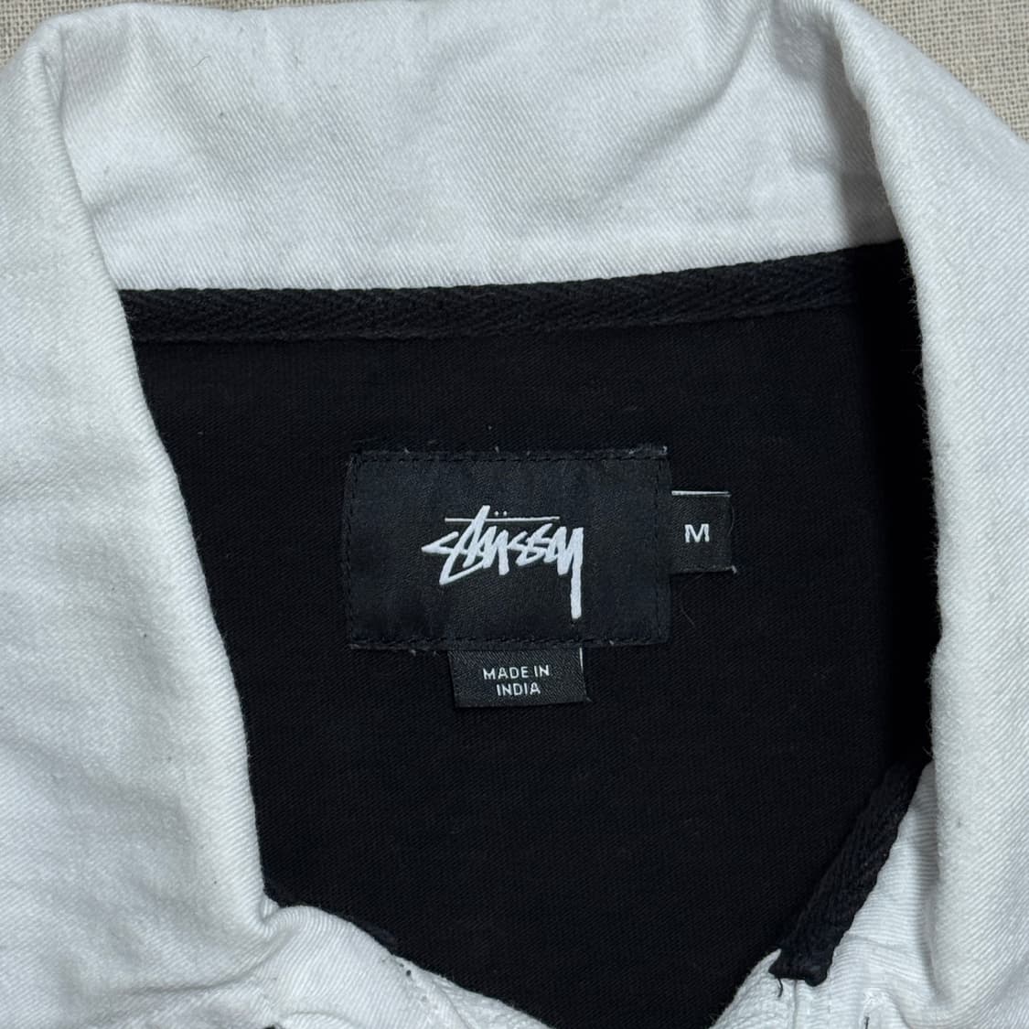 스투시 검흰 럭비 카라티 M 상품이미지4