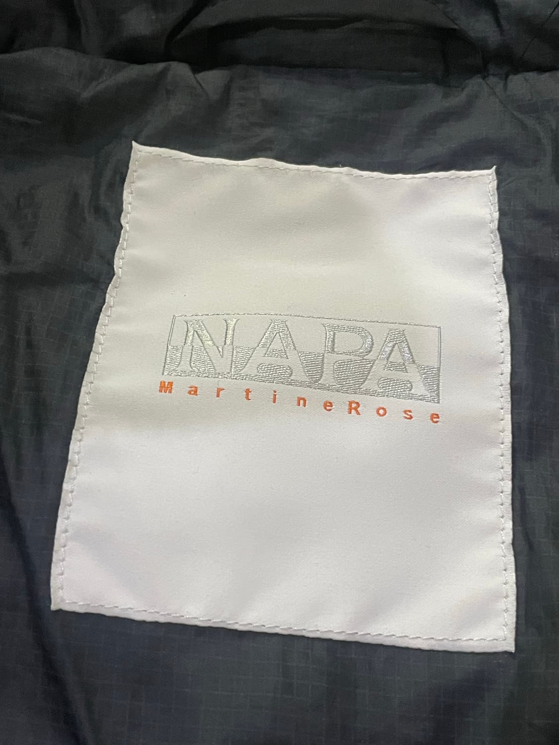 [3] 마틴로즈 X 나파피리 패딩 베스트 조끼 블랙 상품이미지4