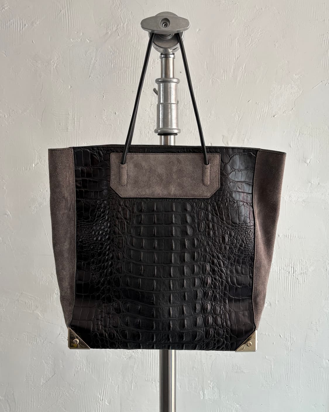 Alexanderwang 알렉산더왕 크로커다일 엠보싱 토트백 상품이미지4