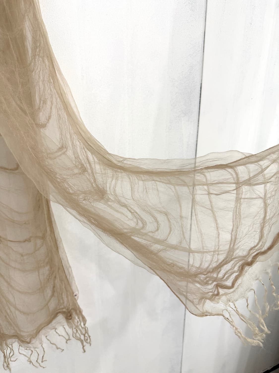 Beige Sheer Fringe Scarf 상품이미지2