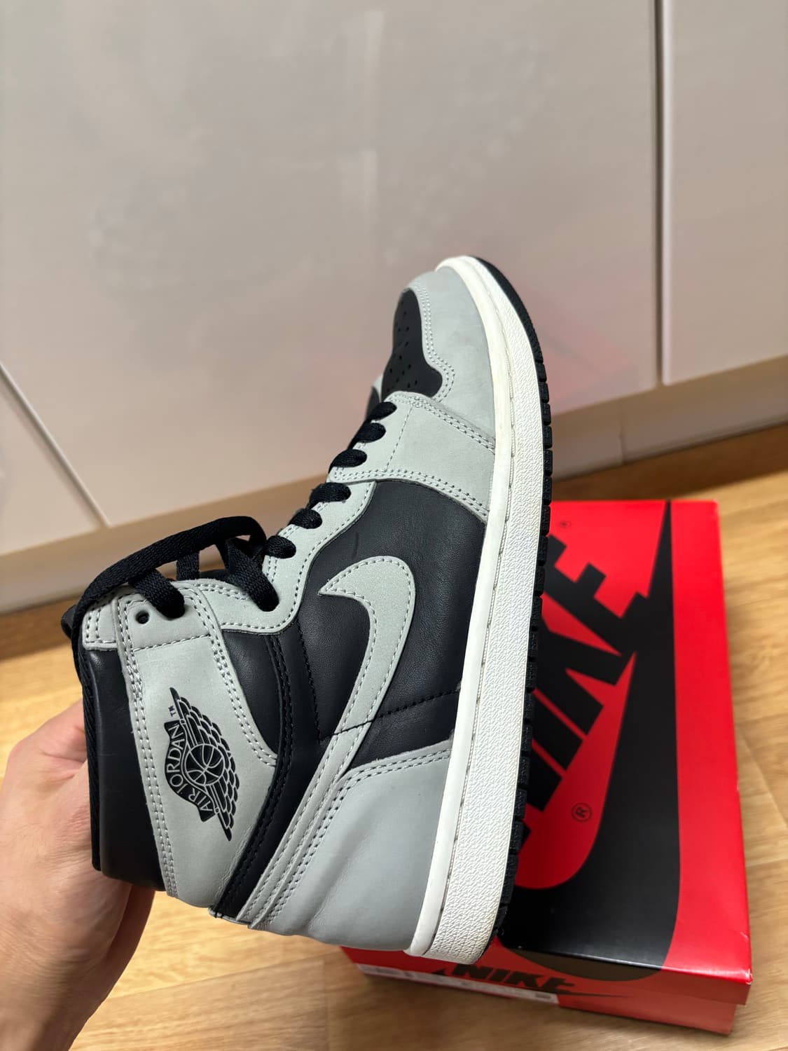 조던 1 하이 쉐도우 260 사이즈 판매합니다 상품이미지3