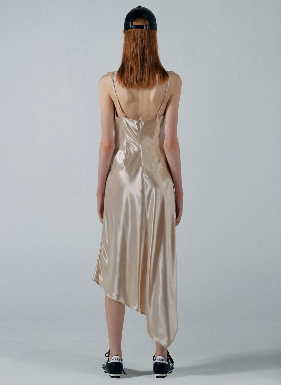 Unbalance Cowl Satin Dress Pale Beige 상품이미지3
